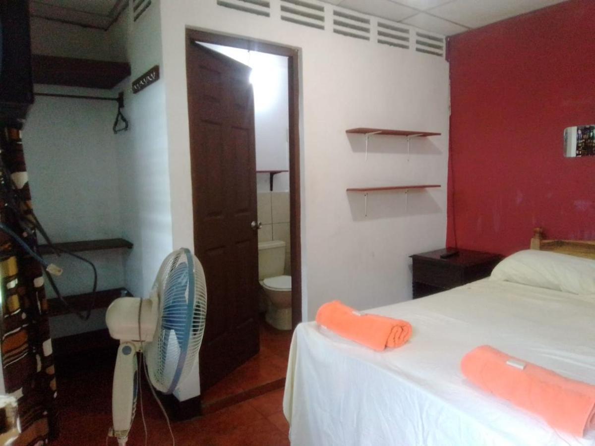 Hostal El Jardin León Extérieur photo