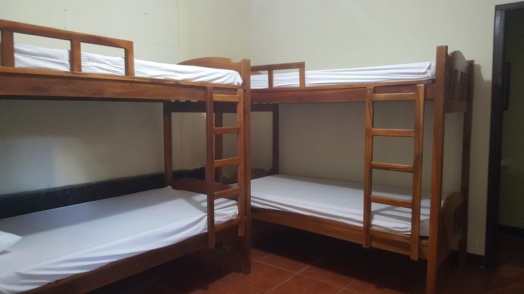 Hostal El Jardin León Extérieur photo