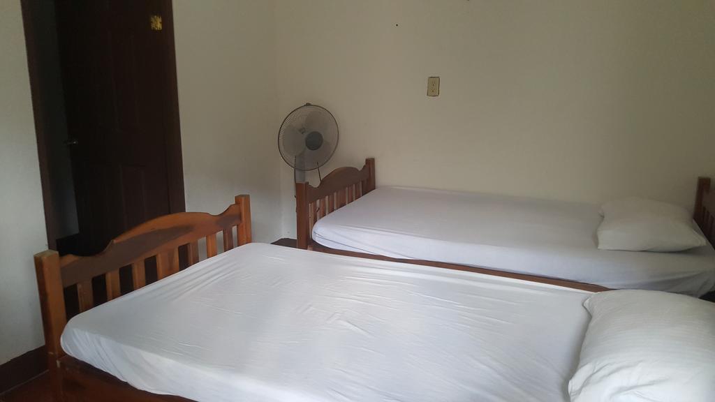 Hostal El Jardin León Extérieur photo