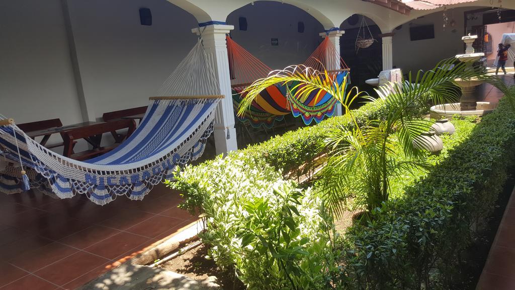 Hostal El Jardin León Extérieur photo